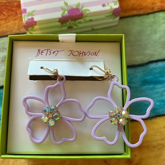 Betsey Johnson Purple Flower Earrings - Picture 2 of 3
